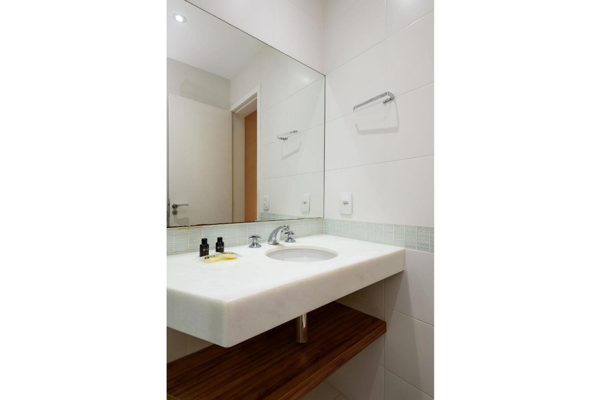 2 Quartos No Leblon A 300m Da | Adp 386/603